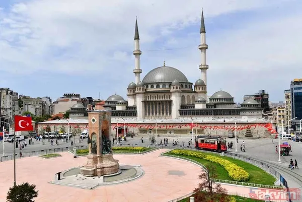 Taksim Camii İstanbul'un sembolleri arasında yerini aldı! İşte en güzel kareler - 31