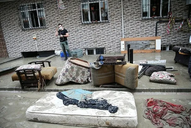 Esenyurt'ta evleri su içerisinde kalan vatandaşlar CHP'li İmamoğlu'na isyan etti-6