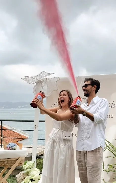 alina-boz-ve-umut-evirgenden-bebek-oncesi-romantik-tatil-1787391964317.jpg Gözlerden uzak hamilelik süreci: Alina Boz’un karnı dikkat çekti-3
