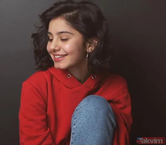 Babası 47 yaşında kan kanserinden hayatını kaybetmişti! Genç oyuncu Helin Kandemir'in babasının tabutu başında gözyaşlarına hakim olamadı - 11