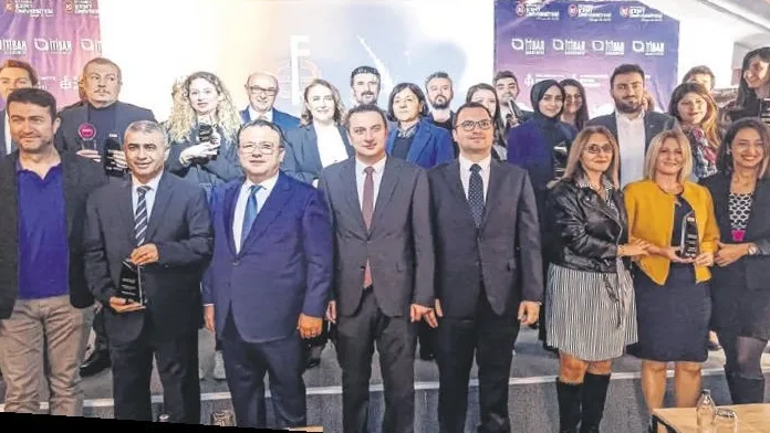 TCMB Başkanı Hafize Gaye Erkan, bankacılarla buluştu: Türk Lirası’na geçiş devam ediyor-7