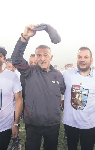 Trabzonspor Başkanı Ahmet Ağaoğlu'ndan  Şampiyonlar Ligi açıklaması!  “Bizim orada her türlü olmamız lazım"