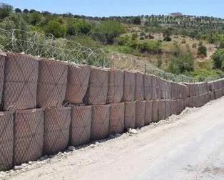 Sınıra roketatara dayanıklı duvar