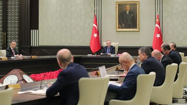 kredi-karti-borclari-ertelendi-mi-ertelenecek-mi-kredi-karti-borclari-yapilandirilacak-mi-son-dakika-takibe-du-1659365602935.jpg Kredi kartı borçları yapılandırılacak mı? Kredi Kartı borçları ertelendi mi, ertelenecek mi? Son dakika takibe düşenler dikkat!-3