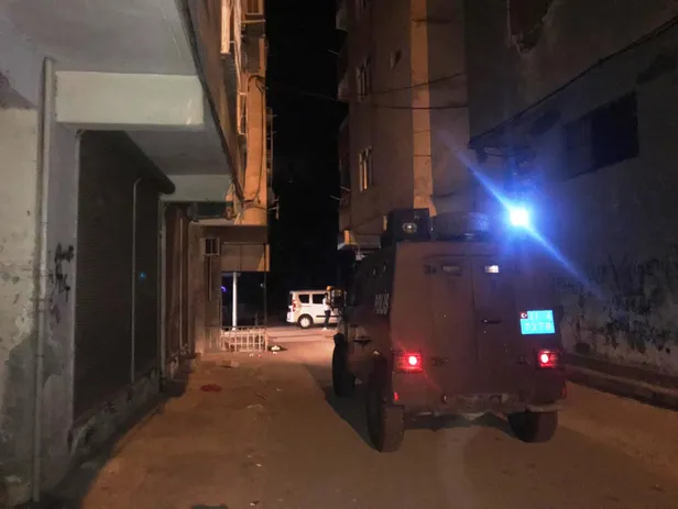 Diyarbakır'da pompalı tüfekli dehşet! Kapı deliğinden bakan kadına ateş etti-5