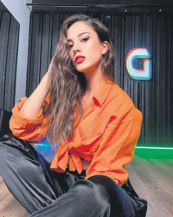 canakkale-kara-savaslarinin-107-yildonumu-anma-torenleri-kapsaminda-gencler-57-alay-vefa-yuruyusu-duzenledi-1650926607404.jpeg Çanakkale Kara Savaşları’nın 107. yıldönümü anma törenleri kapsamında gençler 57. Alay Vefa Yürüyüşü düzenledi-5