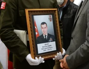 Tatvan'da şehit olan Mehmet Demir son yolculuğuna uğurlandı! Yürek dağlayan görüntü: 1 yaşındaki bebeği...
