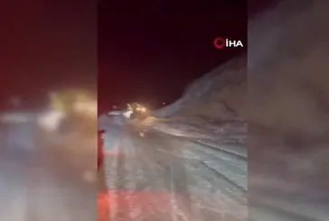 ▶️ Erzurum'da karayoluna çığ düştü!