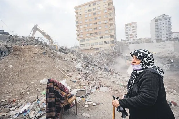 bir-sehir-iki-deprem-iki-anne-asrin-felaketinde-yurekleri-delip-gecen-hikaye-1677020815059.jpeg Bir şehir, iki deprem, iki anne! Asrın felaketinde yürekleri delip geçen hikaye-2