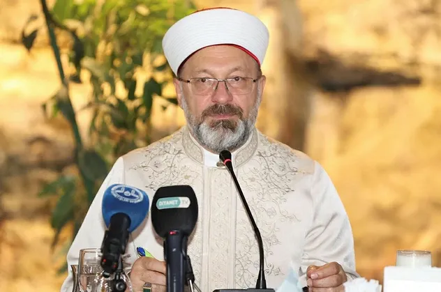 Son dakika: Diyanet İşleri Başkanı Ali Erbaş: Toplumu din konusunda aydınlatmak görevimiz