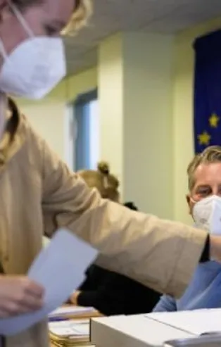 Almanya'daki genel seçimlere yoğun katılım gerçekleşti