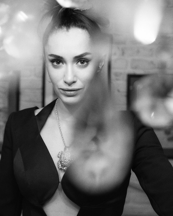 annemizi-saklarkenin-handani-hande-dogandemir-tarziyla-olay-oldu-super-minisi-ve-uzun-cizmeleriyle-verdigi-poza-yorum-yagdi-1639781310288.jpg Annemizi Saklarken’in Handan’ı Hande Doğandemir tarzıyla olay oldu! Süper minisi ve uzun çizmeleriyle verdiği poza yorum yağdı-5