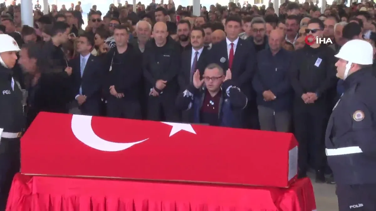 TUSAŞ şehidi Atakan Şahin Erdoğan son yolculuğuna uğurlandı!