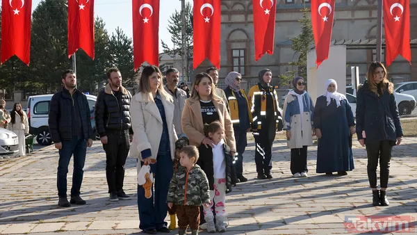 Saat 09.05'te hayat durdu! 81 ilde Atatürk'e saygı duruşu... - 24