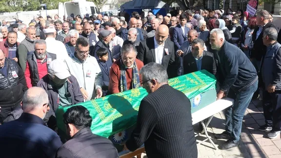 Teknik Direktor Engin Fırat Kemer'de defnedildi