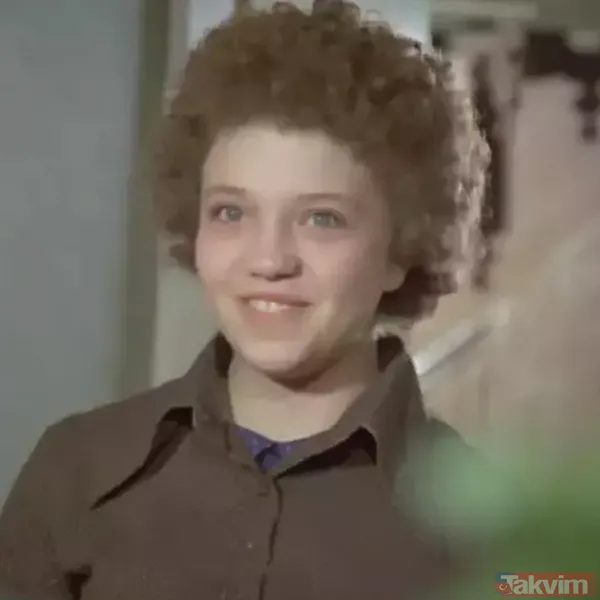 Adile Naşit'le Münir Özkul’un minik kızıydı... Gülen Gözler'in Hasret'i Lale Ilgaz’ın son hali ortaya çıktı! “Yıllar acımasız davranmış” - 19