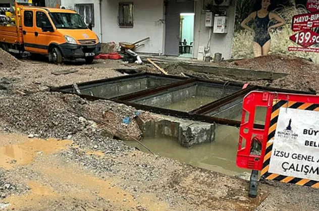 İzmir'de vatandaşı isyan ettiren olay! Şehrin göbeğine yapılan foseptik çukuruna sert tepki!