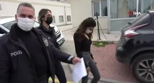 kavga-karakolda-bitti-adanada-bir-genc-kiz-yemek-ve-sigara-istedigi-dayisi-tarafindan-dovuldu-1641884747496.jpg Kavga karakolda bitti! Adana’da bir genç kız, yemek ve sigara istediği dayısı tarafından dövüldü!-7