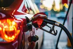 Araç sahipleri dikkat! Benzine ve motorine büyük indirim! Gece yarısından itibaren pompaya yansıdı