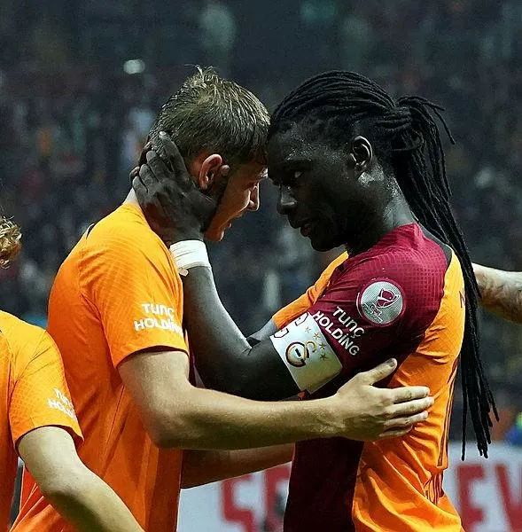 galatasaray-kritik-alanyaspor-maci-oncesinde-kenetlendi-1666487998843.jpeg Galatasaray kritik Alanyaspor maçı öncesinde kenetlendi-2