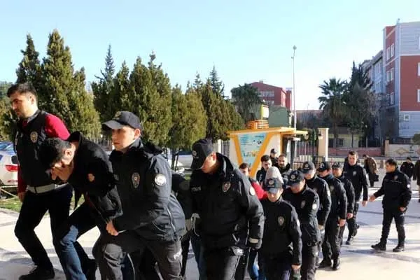 Son dakika: Şanlıurfa ve Mersin'de fuhuş operasyonu: Onlarca kişi tutuklandı-3