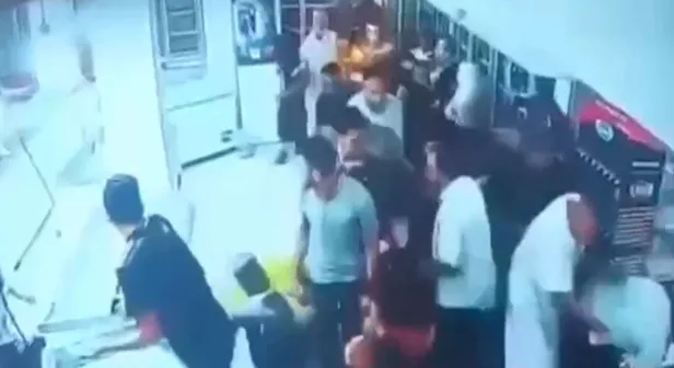 İşgalci İsrail Gazze'ye her saniye bomba yağdırıyor: 1 gecede 400 nokta 704 mazlum! | Hamas 2 rehineyi serbest bıraktı... Hastaneler çöktü-9