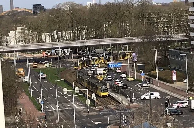 Hollanda'da silahlı saldırı! Ölü ve yaralılar var