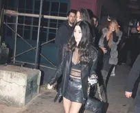 Burcu Kıratlı, Etiler’de mekan çıkışı görüntülendi!