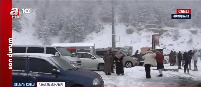 beklenen-kar-yagisi-basladi-cadde-ve-sokaklar-beyaza-burundu-yollar-ulasima-kapandi-a-haber-muhabirleri-sahada-1702816920642.jpeg Beklenen kar yağışı başladı | Cadde ve sokaklar beyaza büründü yollar ulaşıma kapandı! A Haber muhabirleri sahada: İşte yurttan görüntüler-7