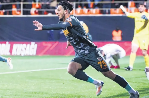 Beşiktaş, Tayfur Bingöl için Alanyaspor'a yeni bir teklifte bulundu