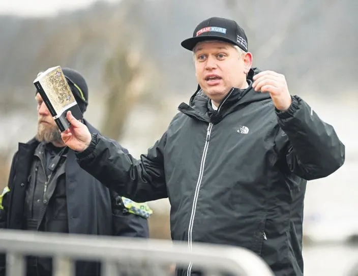 Özür dile ’Pis’veç