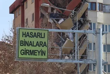 Malatya’da tabelalara “Hasarlı binalara girmeyin” yazıları yazıldı