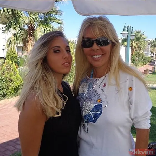 Miami'deyiz Sahilde... Beni Doğurduğun Yerde!! İlk Defa Sensiz Gideceğim, Uçakta Birlikte Dönmüştük.