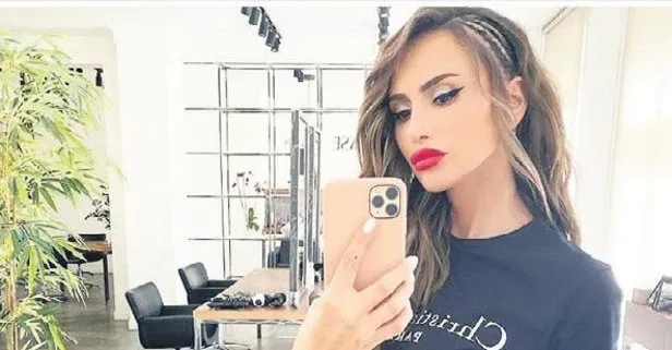 Emina Jahovic’ten selfie şov