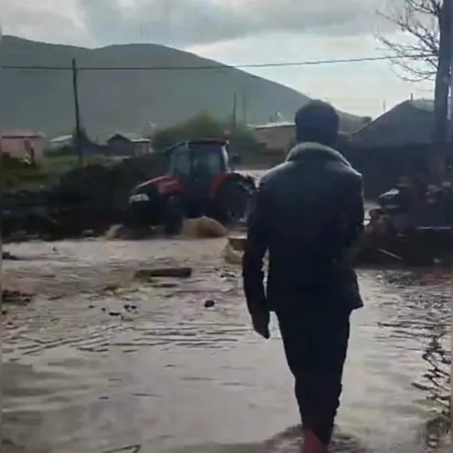 Ardahan göle döndü! Evleri su bastı