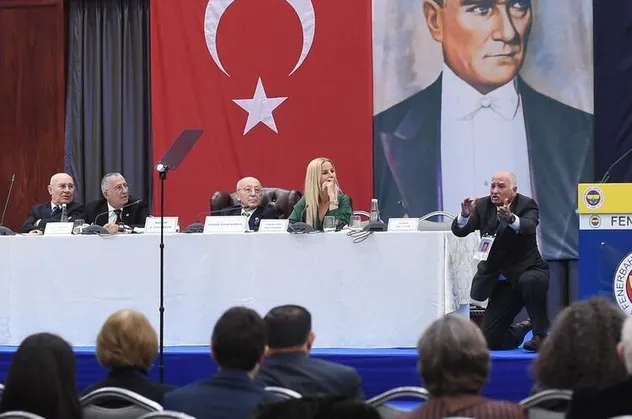 Son dakika: Fenerbahçe Divan Kurulu'nda ilginç anlar! Veysel Oran kendini yerlere attı