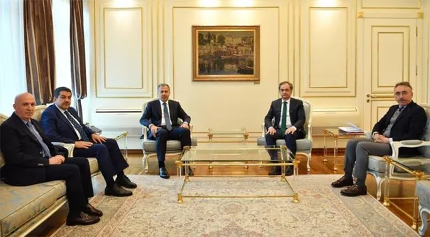 Son dakika... İBB Başkanlığına vekalet edecek olan Vali Ali Yerlikaya İBB binasına geldi-1