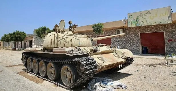 Son dakika: Libya’da darbeci Hafter’e bir şok daha: Ordu başkent Trablus’un güneyinde 2 tank ele geçirdi