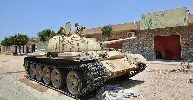 Son dakika: Libya'da darbeci Hafter'e bir şok daha: Ordu başkent Trablus’un güneyinde 2 tank ele geçirdi