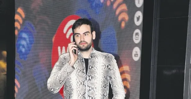 Sosyetik DJ Faruk Sabancı, imajıyla hava attı