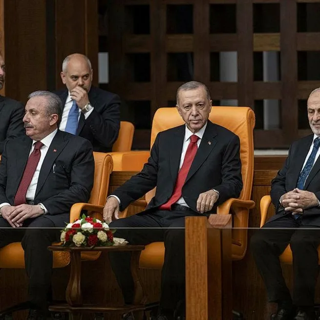 ABDli Büyükelçi Başkan Erdoğanı ayakta alkışladı CHPli Kılıçdaroğlu ve muhalefet yerinden kalkmadı! HDPliler İstiklal Marşını okumadı