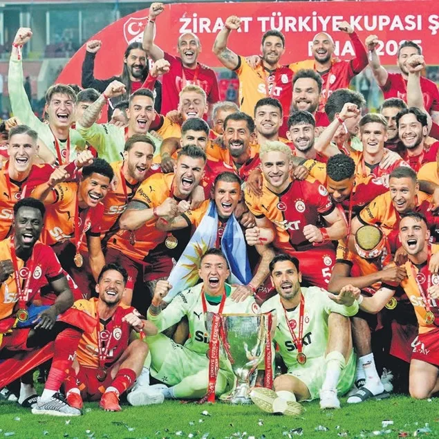 Muslera tarihe geçti