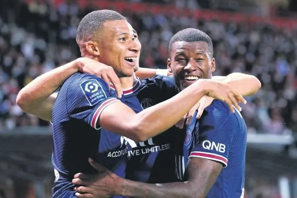 dursun-ozbekin-listesine-girecegi-iddia-edilen-esref-hamamciogludan-aciklama-geldi-1652739480274.jpeg Dursun Özbek’in listesine gireceği iddia edilen Eşref Hamamcıoğlu'dan açıklama geldi-3