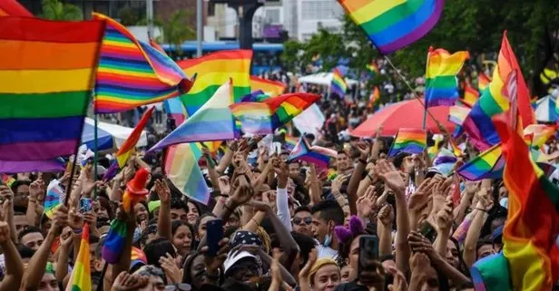 DOSYA | Dünya Bankası’ndan Uganda’ya ’LGBT’ yaptırımı! Sapkın lobi ABD eliyle destekleniyor... Türkiye’de CHP - HDP ön ayak oluyor!