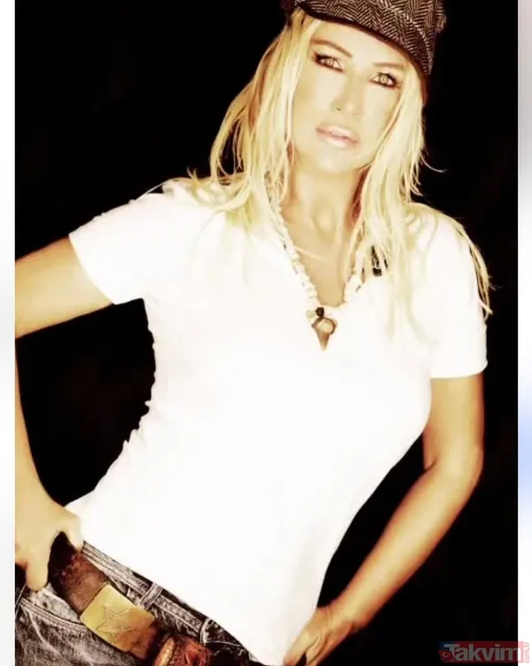 "Uyuyan Adamdan Nefret! Adam Dediğin Sabah Kalkar Gider. Ne Yatıp Duruyor, Sevmem. Nefret Ederim Uyuyan Adamdan Kalk Git Be Adam"