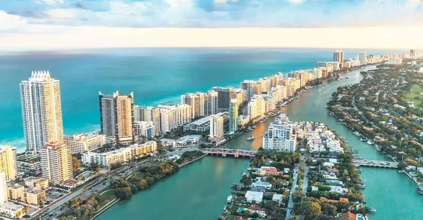 Süreyya Yalçın, Miami'de gezmek için servet değerinde bir sürat motoru satın aldı