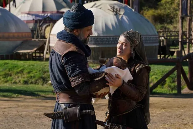 Kuruluş Osman'da Osman Bey'in yeni Alp'i Aygül Hatun! Kılıçla savaşmak Buse Arslan Akdeniz'den soruluyor...-4