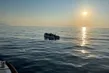 Çeşme açıklarında durdurulan botta 20 göçmen yakalandı