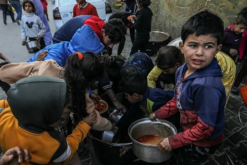 Büyükelçi değil soykırım vaizi! Siyonist elçi Gazze’deki katliamları savundu-4