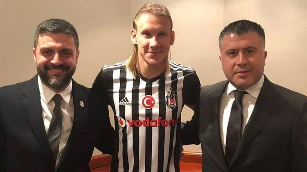 Vida resmen Beşiktaş'ta